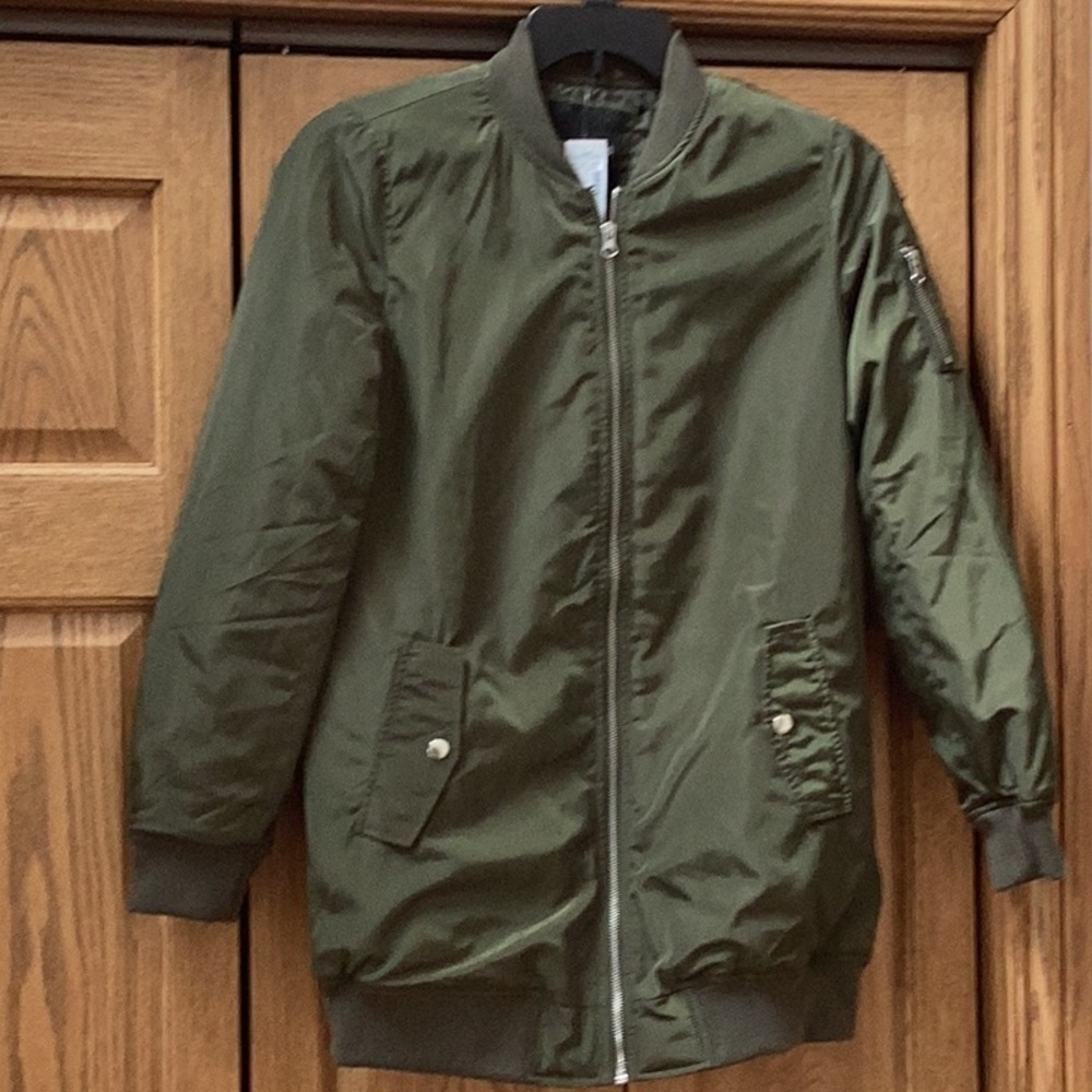 Maurice’s olive green quilt lined jacket, NWT. Women’s size medium - Picture 2 of 12